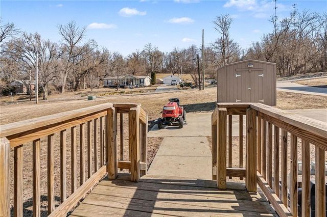 1607 S 14th Street, St Joseph, MO 64503