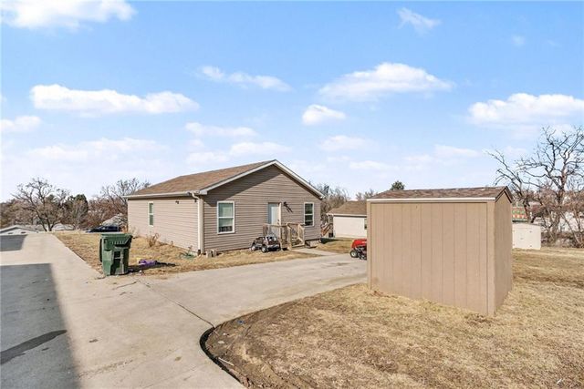 1607 S 14th Street, St Joseph, MO 64503