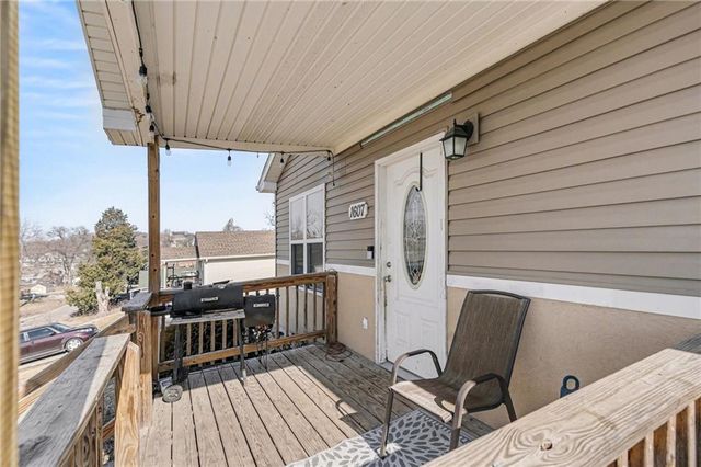1607 S 14th Street, St Joseph, MO 64503