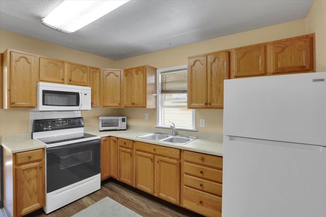 726 E Rockwell Ave, Spokane, WA 99207