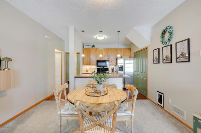 2706 Mallard Drive, Woodbury, MN 55125