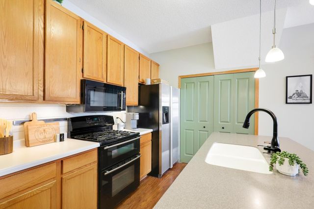 2706 Mallard Drive, Woodbury, MN 55125