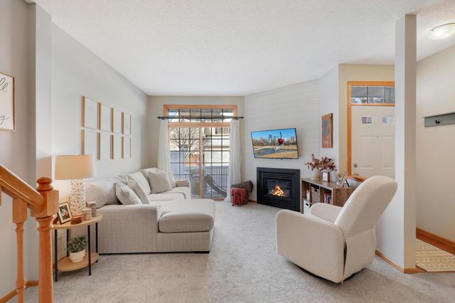 2706 Mallard Drive, Woodbury, MN 55125