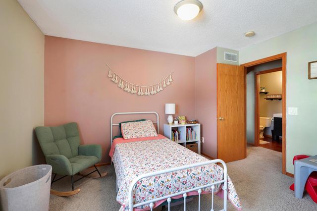 2706 Mallard Drive, Woodbury, MN 55125