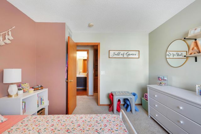 2706 Mallard Drive, Woodbury, MN 55125