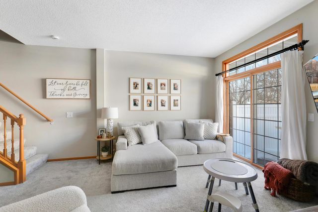 2706 Mallard Drive, Woodbury, MN 55125