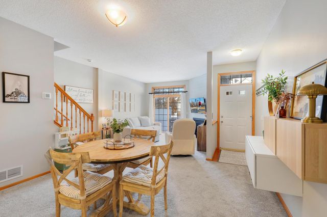 2706 Mallard Drive, Woodbury, MN 55125