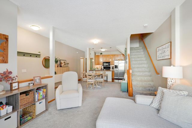 2706 Mallard Drive, Woodbury, MN 55125