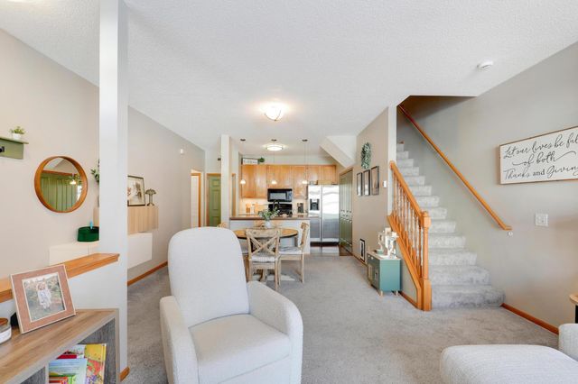 2706 Mallard Drive, Woodbury, MN 55125