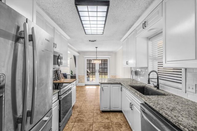 4704 Burning Springs Drive, Arlington, TX 76017