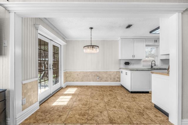 4704 Burning Springs Drive, Arlington, TX 76017