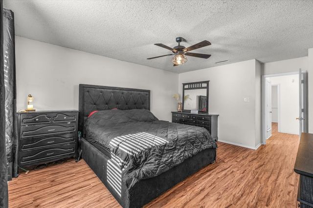 4704 Burning Springs Drive, Arlington, TX 76017