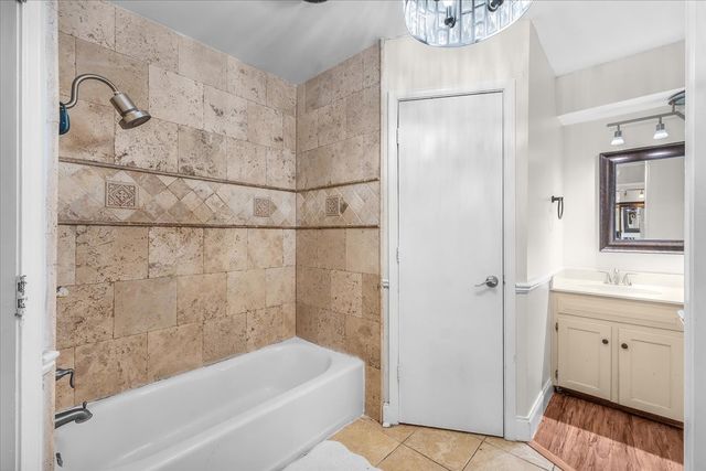 4704 Burning Springs Drive, Arlington, TX 76017