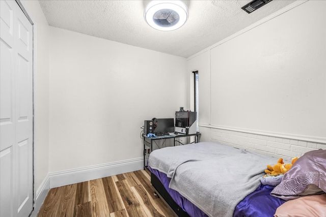 4704 Burning Springs Drive, Arlington, TX 76017