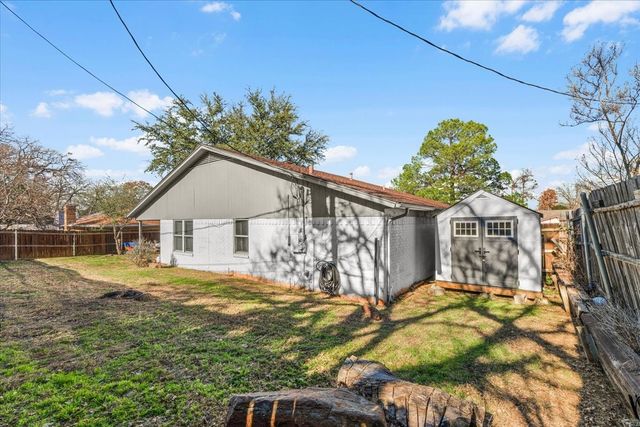 4704 Burning Springs Drive, Arlington, TX 76017