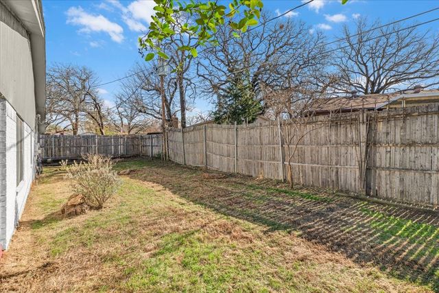 4704 Burning Springs Drive, Arlington, TX 76017