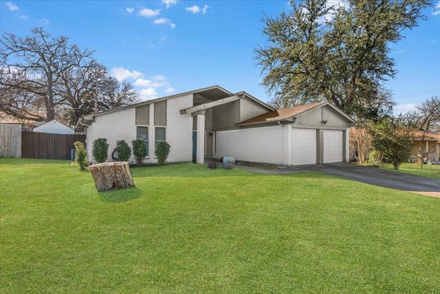 4704 Burning Springs Drive, Arlington, TX 76017