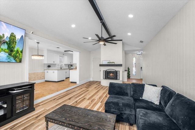 4704 Burning Springs Drive, Arlington, TX 76017