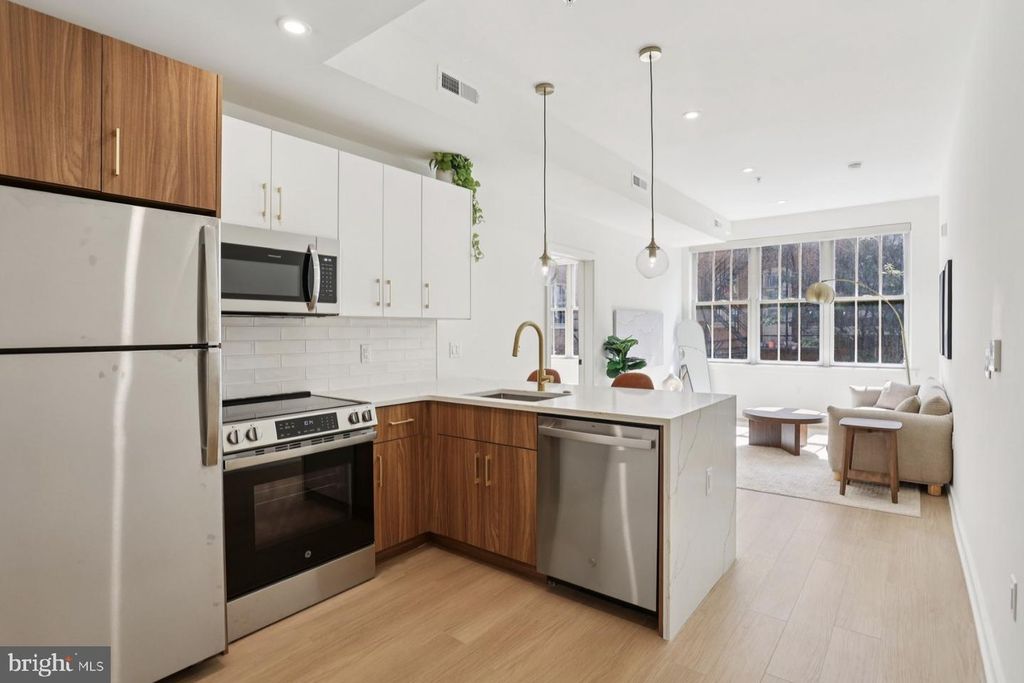 416 VINE ST #310, Philadelphia, PA 19106