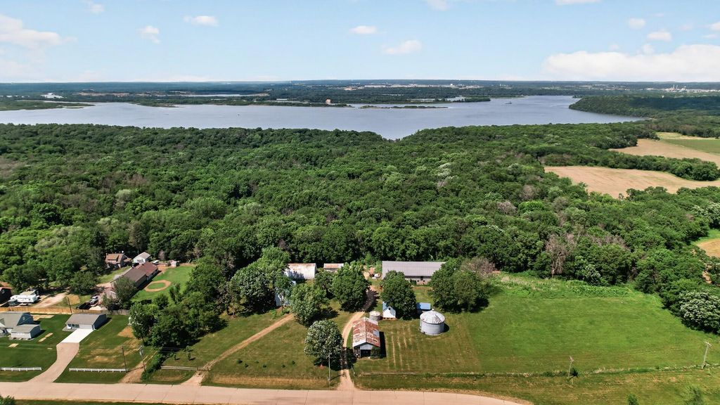 7635 Mississippi Trail, Hastings, MN 55033 — exterior