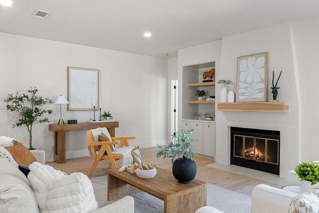 1006 Palos Verdes DR, Lakeway, TX 78734