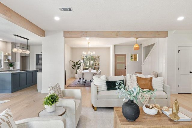 1006 Palos Verdes DR, Lakeway, TX 78734