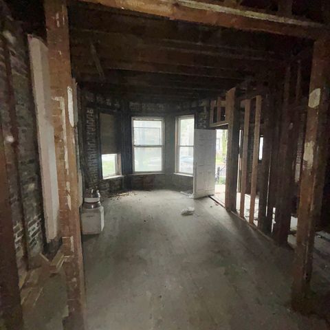 4018 W Polk Street, Chicago, IL 60624