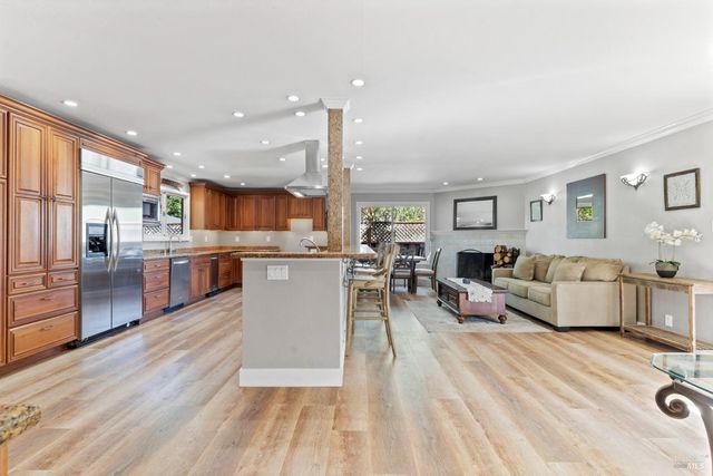 28 Washington St, Novato, CA 94947