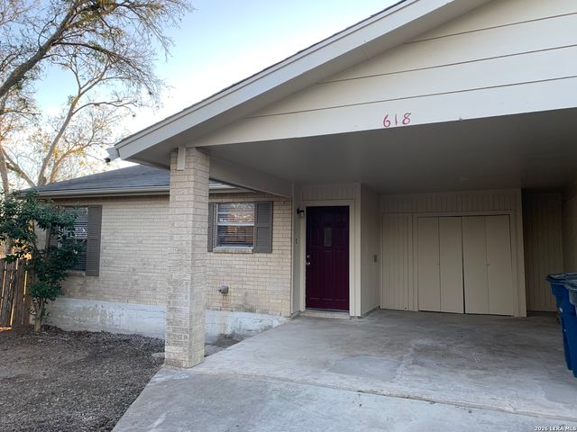 618 Gode Ln, New Braunfels, TX 78130