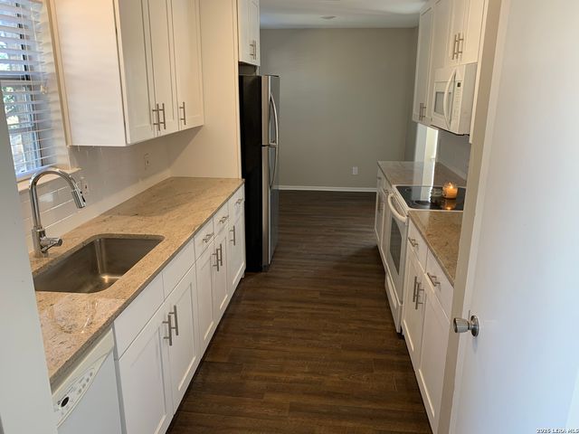 618 Gode Ln, New Braunfels, TX 78130