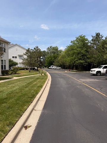 680 Mill Circle 203, Wheeling, IL 60090
