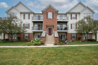 680 Mill Circle 203, Wheeling, IL 60090