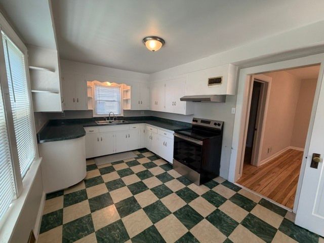 1530 Hill Avenue, Wheaton, IL 60187