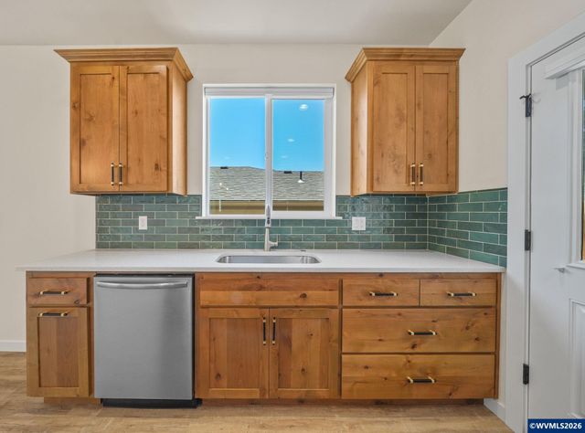 2049 NW Century Dr, Corvallis, OR 97330