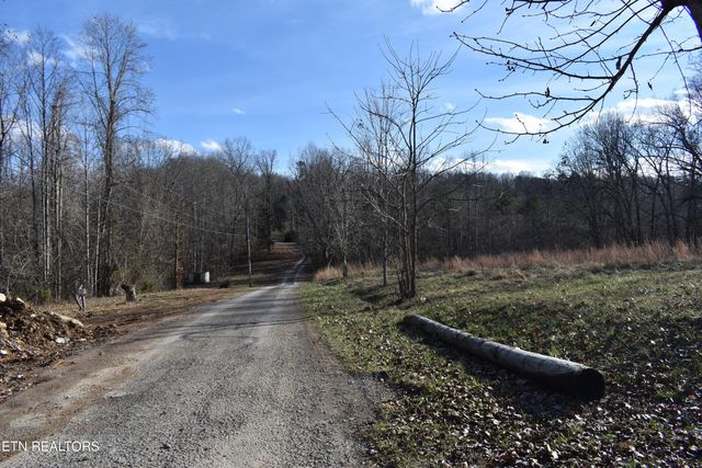 40 & 41 Bark Lane, Speedwell, TN 37870