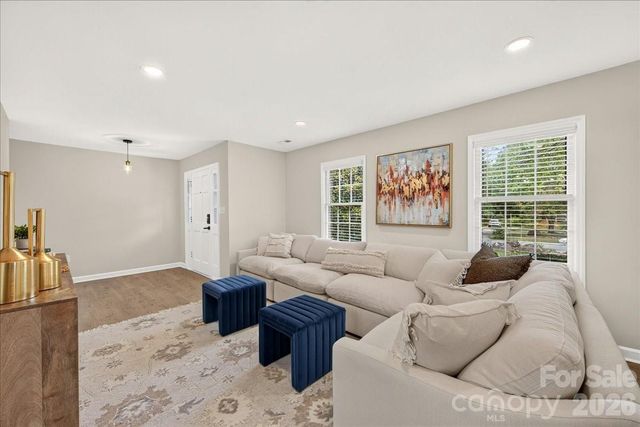 2000 Lawton Bluff Road, Charlotte, NC 28226