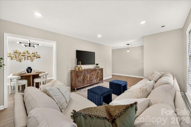 2000 Lawton Bluff Road, Charlotte, NC 28226