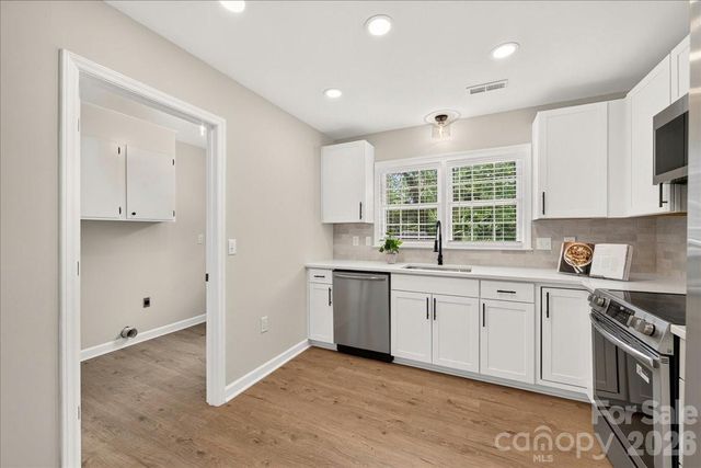 2000 Lawton Bluff Road, Charlotte, NC 28226