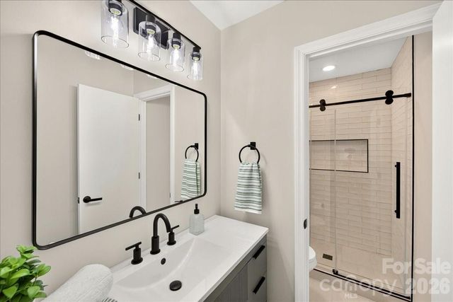 2000 Lawton Bluff Road, Charlotte, NC 28226