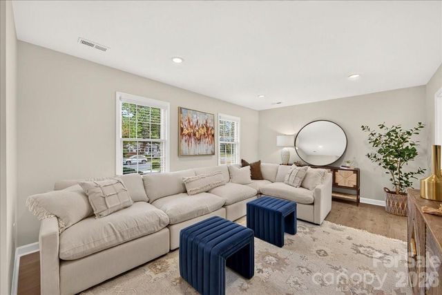 2000 Lawton Bluff Road, Charlotte, NC 28226