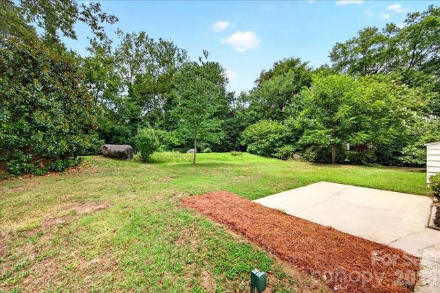 2000 Lawton Bluff Road, Charlotte, NC 28226