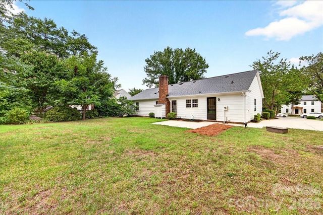 2000 Lawton Bluff Road, Charlotte, NC 28226