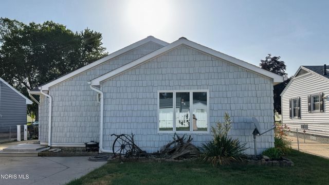 5311 Fern Drive, Toledo, OH 43613