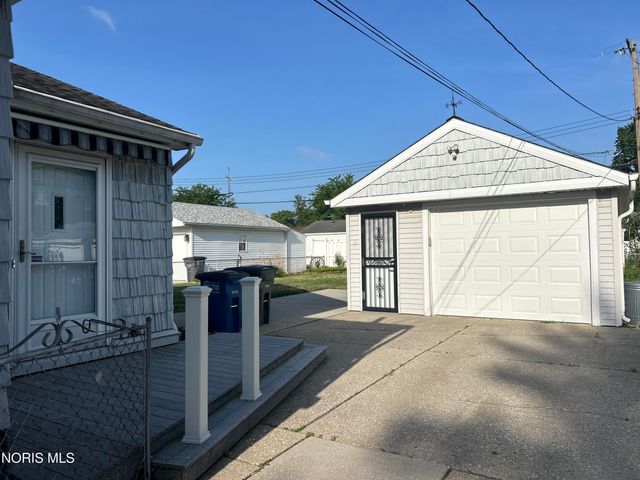 5311 Fern Drive, Toledo, OH 43613