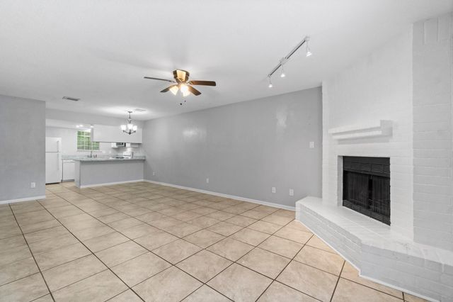 2003 Country Village Boulevard B, Humble, TX 77338