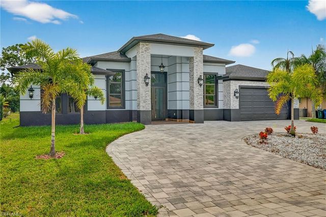 10318 St Patrick LN, Bonita Springs, FL 34135