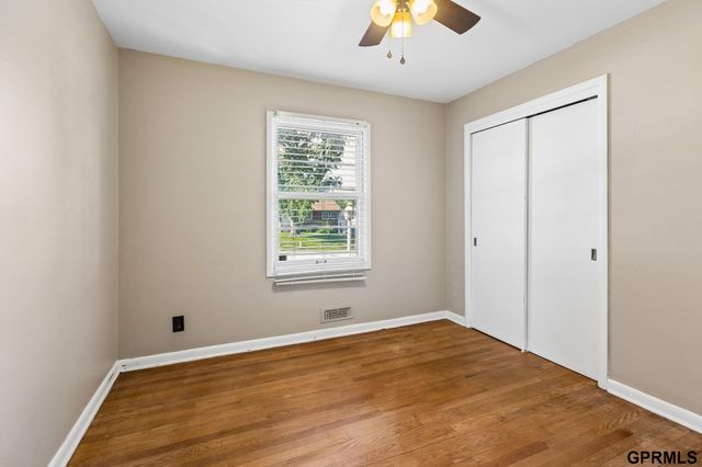 7704 Lafayette Avenue, Omaha, NE 68114