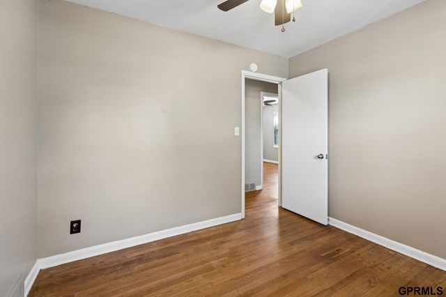 7704 Lafayette Avenue, Omaha, NE 68114