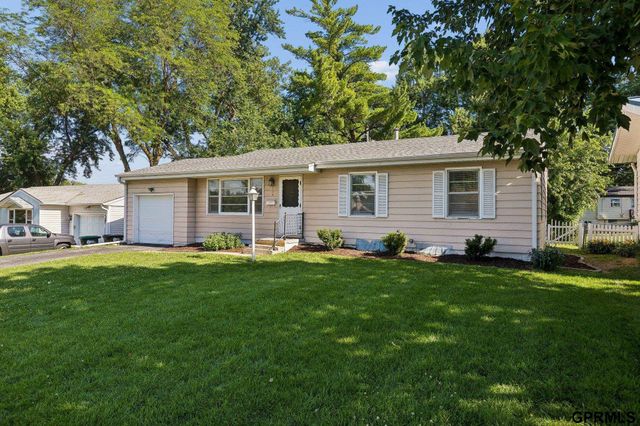 7704 Lafayette Avenue, Omaha, NE 68114