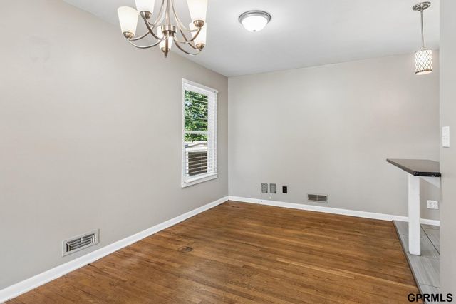 7704 Lafayette Avenue, Omaha, NE 68114